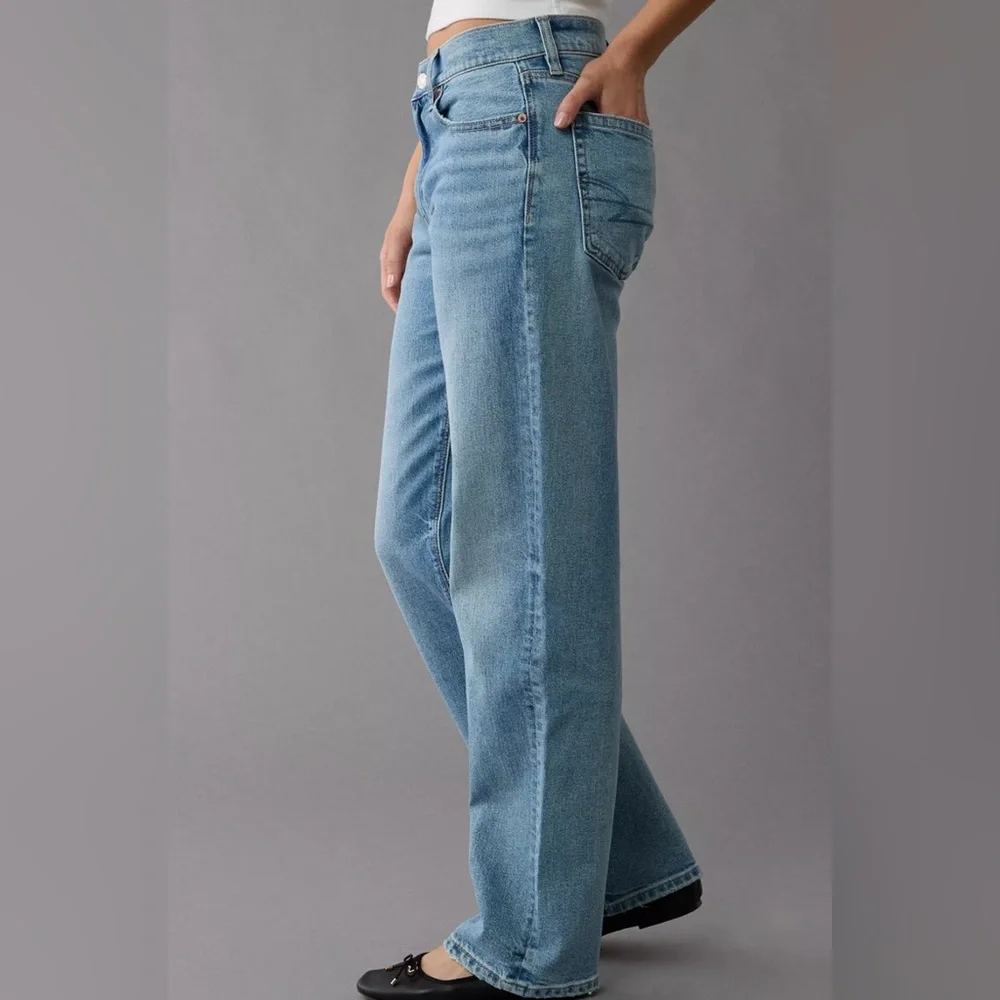 AE Strigid Low-Rise Ex-Boyfriend Jean - Picture 3 of 15